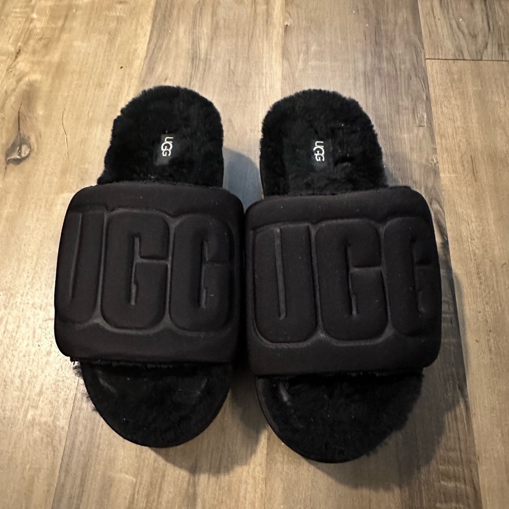 UGG Maxi slide size 9, black